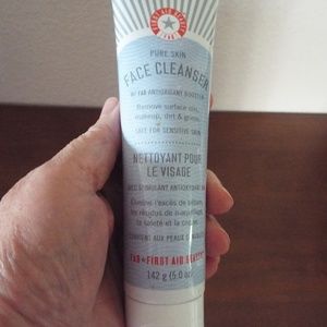 First Aid Beauty Pure Skin Face Cleanser 5oz
